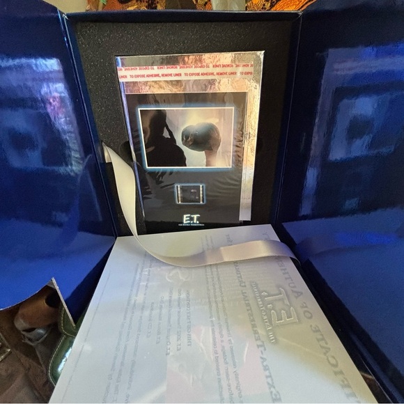 Universal| E.T. Ultimate Gift Set DVD Book Soundtrack CD Ltd Ed Stenotype - Picture 4 of 9